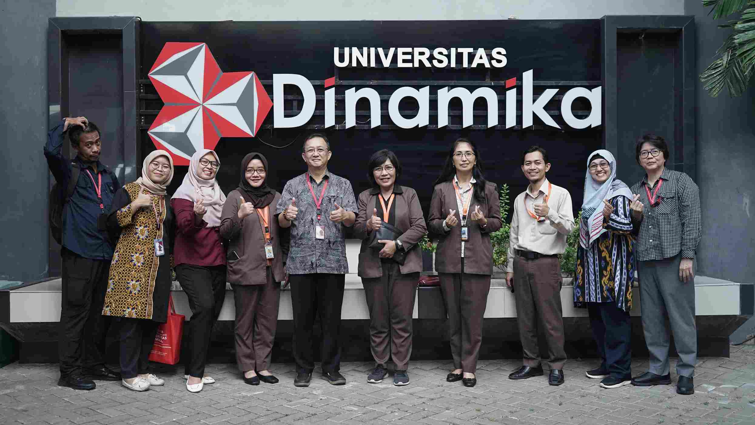 STIKES Adi Husada Kunjungi Universitas Dinamika Guna Kembangkan Mutu Pendidikan Berbasis IT